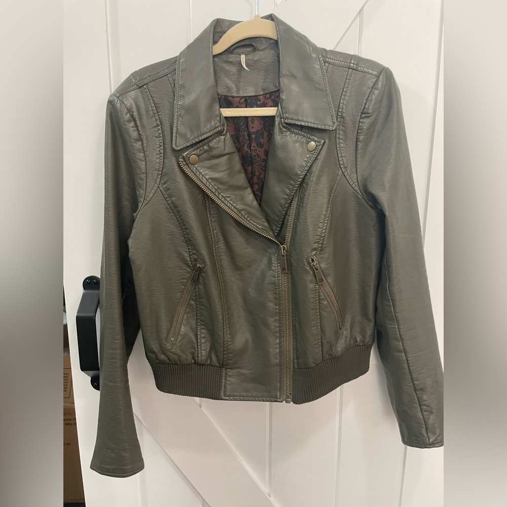 Free People Women’s Faux leather bomber jacket, moss green, size M